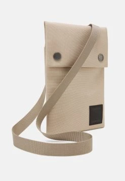 Samsøe Samsøe COBETT NECK UNISEX - Sac bandoulière All -Univers de la Mode Boutique ab0932a55c6343a0b820f9fab2e2e702