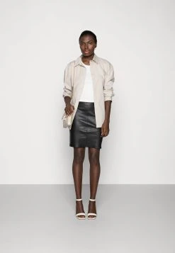 Samsøe Samsøe KENDAL - Jupe en cuir Women -Univers de la Mode Boutique ae0e870f9ce94327b4fbccba6098b648