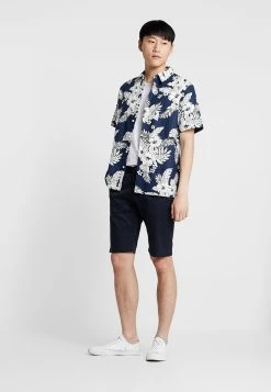 Samsøe Samsøe BALDER - Short Men 10 Samsøe Samsøe BALDER - Short Men -Univers de la Mode Boutique af54d5ebef6d45cd96021f8280408a6d