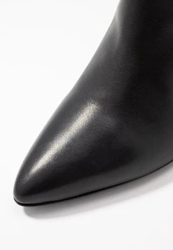 Samsøe Samsøe MYRASSA BOOT HIGH 7556 - Bottes à talons hauts Women -Univers de la Mode Boutique b3470cec2d484101b9b863de6ce32e15