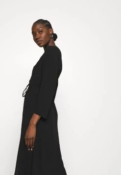 Samsøe Samsøe BRITT WRAP DRESS - Robe de jour Women -Univers de la Mode Boutique b456abda71da468ea559f16bdd6520da