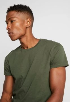 Samsøe Samsøe KRONOS - T-shirt basique Men 12 Samsøe Samsøe KRONOS - T-shirt basique Men -Univers de la Mode Boutique b58a808533254f80bdc979398899af92