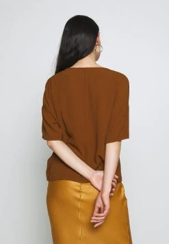 Samsøe Samsøe MAINS TEE - Blouse Women 19 Samsøe Samsøe MAINS TEE - Blouse Women -Univers de la Mode Boutique b7b9d14ab5224178ab49c60290246d0a