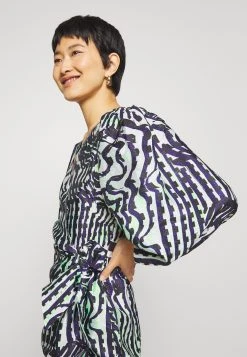 Samsøe Samsøe MAGNOLIA SHORT DRESS - Robe de jour Women 12 Samsøe Samsøe MAGNOLIA SHORT DRESS - Robe de jour Women -Univers de la Mode Boutique cb295482d3dd4918a510e16e3e5096bb