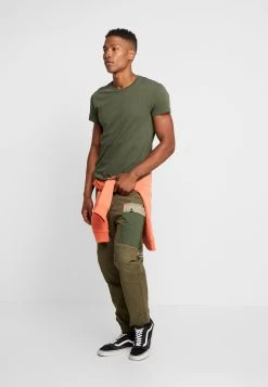 Samsøe Samsøe KRONOS - T-shirt basique Men 9 Samsøe Samsøe KRONOS - T-shirt basique Men -Univers de la Mode Boutique ce326c2a31434dfca008bdc242f192f4