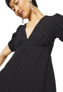 Samsøe Samsøe PETUNIA SHORT DRESS - Robe chemise Women -Univers de la Mode Boutique cf8b499198ed4b28b81b6c002ef3f942