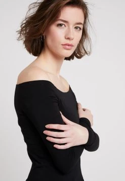 Sams&oslash;e Sams&oslash;e T-shirt à manches longues Women -Univers de la Mode Boutique d2c45112094b4729ac286f704b2ef981