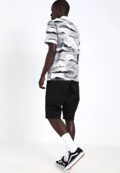 Samsøe Samsøe BALDER - Short Men 11 Samsøe Samsøe BALDER - Short Men -Univers de la Mode Boutique d4ac12e0e04f49bea664deb8fcca7e7e