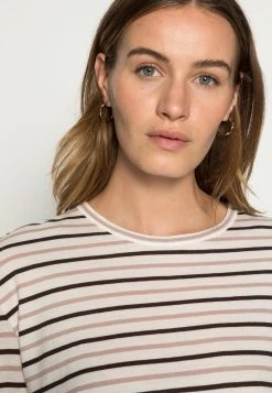 Sams&oslash;e Sams&oslash;e NOBIL - T-shirt à manches longues Women -Univers de la Mode Boutique d9350c54873f45588cfdd612ca1c757d