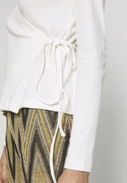 Samsøe Samsøe SARAIWRAP - T-shirt à manches longues Women -Univers de la Mode Boutique db2291d15f974f1b810f0c56439de830