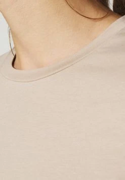 Samsøe Samsøe ESTER - T-shirt basique Women -Univers de la Mode Boutique dc93607fd0354e068ad0162b04946bb3