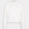 Samsøe Samsøe KELSEY CREW NECK - Sweatshirt Women 2 Samsøe Samsøe KELSEY CREW NECK - Sweatshirt Women -Univers de la Mode Boutique e221994a92f9469f8330bde549181b29