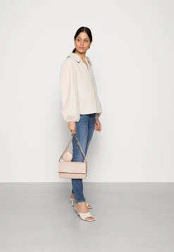 Samsøe Samsøe MARGOT BLOUSE - Blouse Women -Univers de la Mode Boutique ee2d733104ab442eb2c9833ba430b3d9