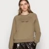 Samsøe Samsøe BARLETTA CREW NECK - Sweatshirt Women -Univers de la Mode Boutique fa3d6717c0de4fcfae8b8b52aba4b766