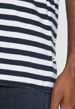 Samsøe Samsøe PATRICK - T-shirt imprimé Men -Univers de la Mode Boutique fe56b6d4b7564e1b96ed9599e25939f7